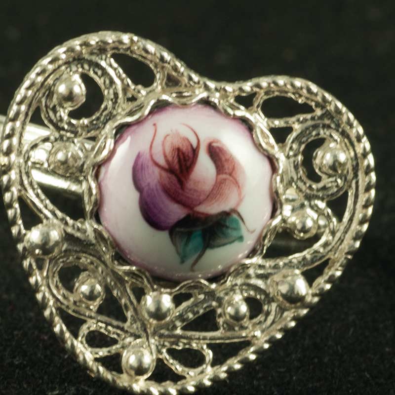 Enamel Ring Heart in Finift Jewelry Enamel Rings category