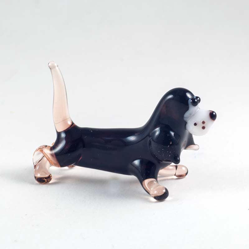 Basset Hound Figure in Glass Figurines Dogs category