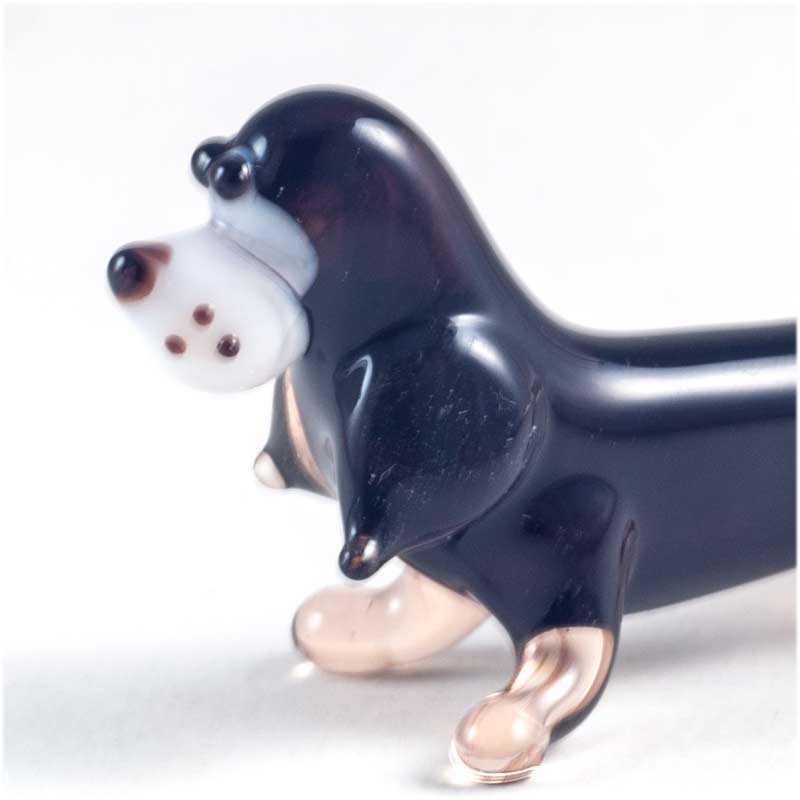 Basset Hound Figure in Glass Figurines Dogs category
