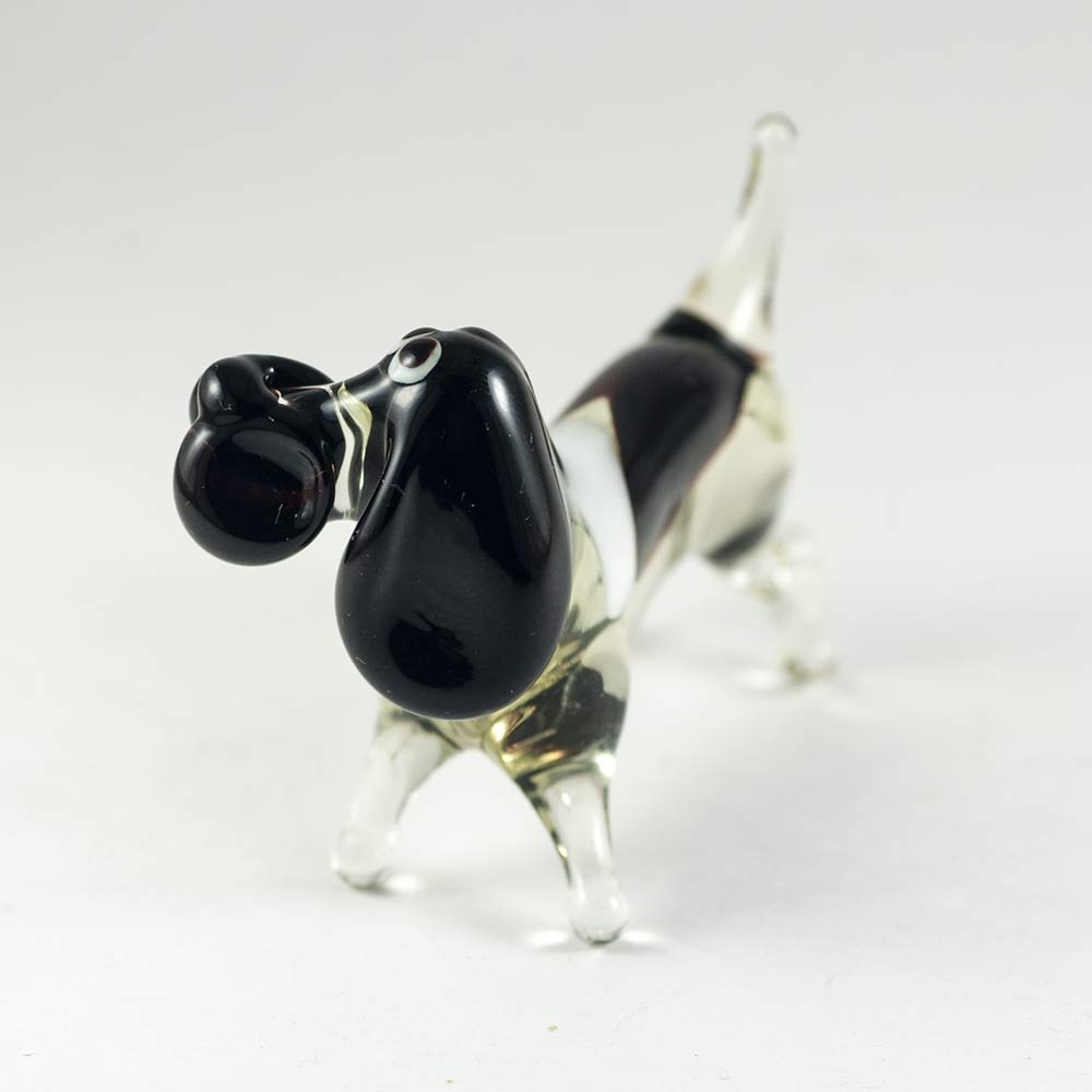 Basset Hound Figurine in Glass Figurines Dogs category