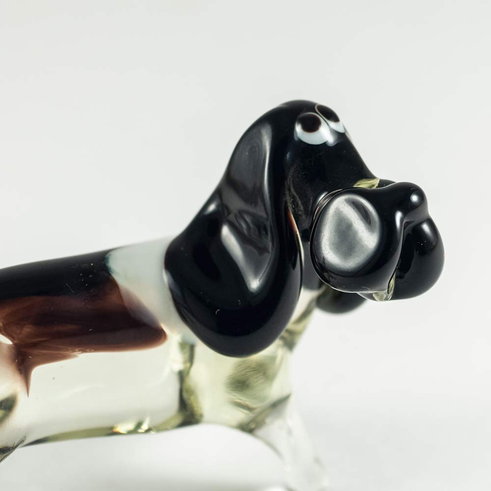 Basset Hound Figurine in Glass Figurines Dogs category