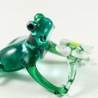 Glass Figurine Frog with Flower in Glass Figurines Reptiles category