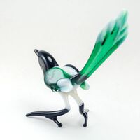 Magpie Glass Figurine in Glass Figurines Birds category