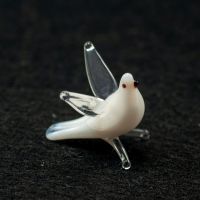 Dove Glass Figurine in Glass Figurines Miniature Figurines category